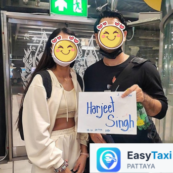 Easy Taxi Pattaya driver at Bangkok airport pickup point